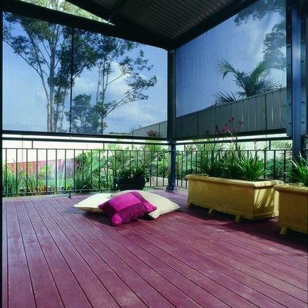 alpha external drop screen on a deck with roof