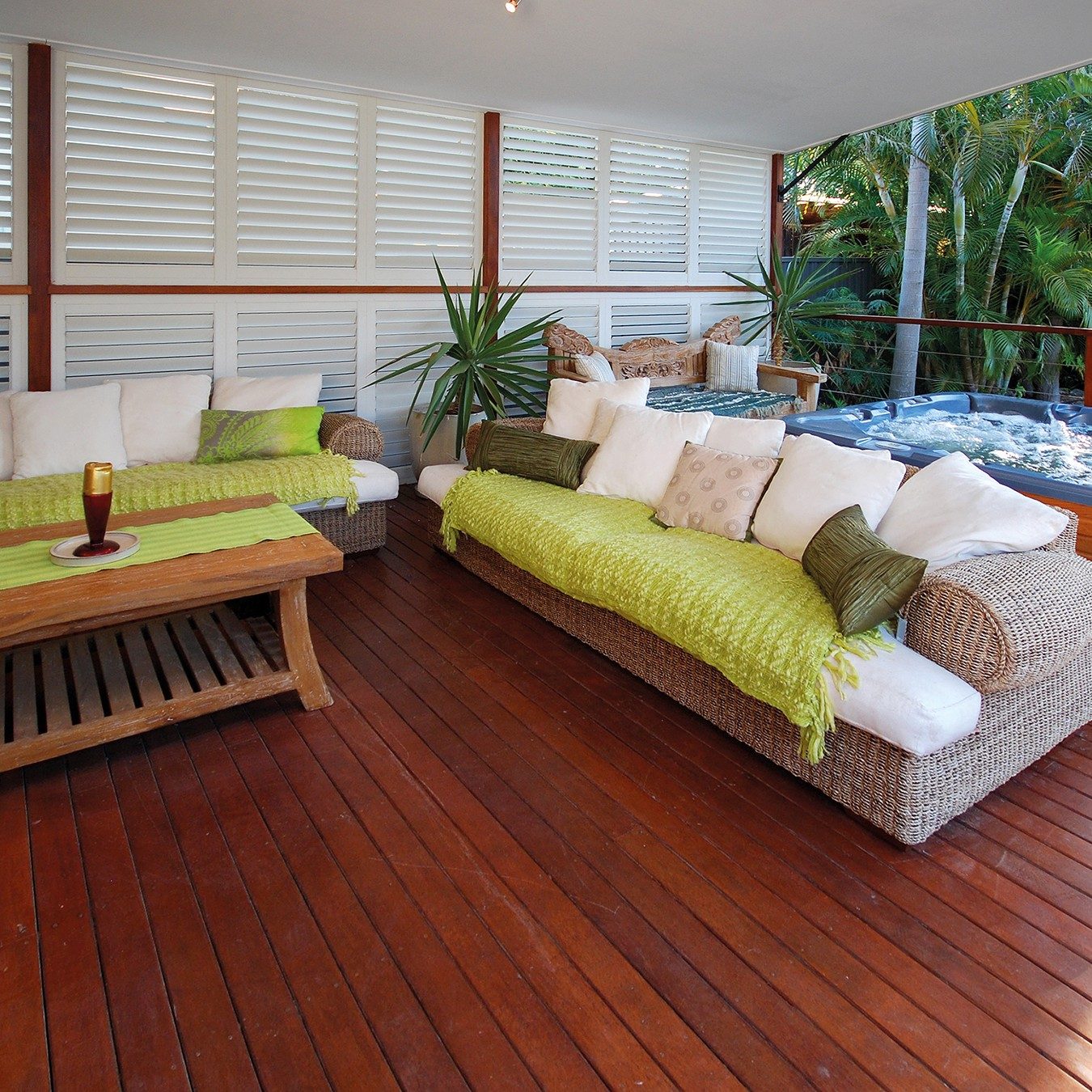 Deck area utilising outdoor aluminium shutters